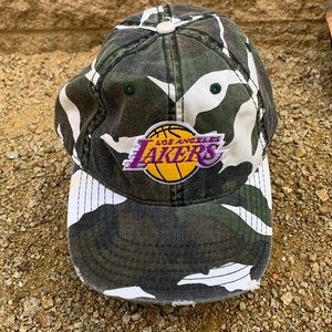 Lakers baseball distressed camo velcro back hat one size